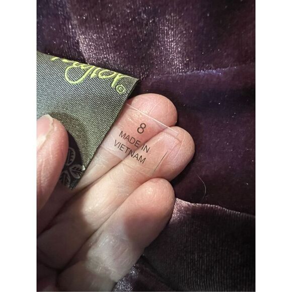 Taylor Purple Velvet Moni Dress With Ruffle Hem Size Gen S - Picture 10 of 10